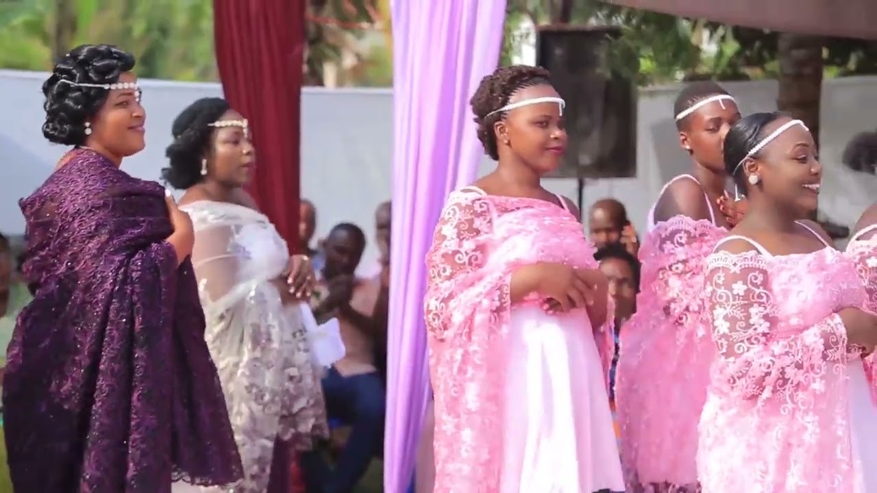 Omugore yaasharamu kwezinira Naha ni Mukama 💃💃