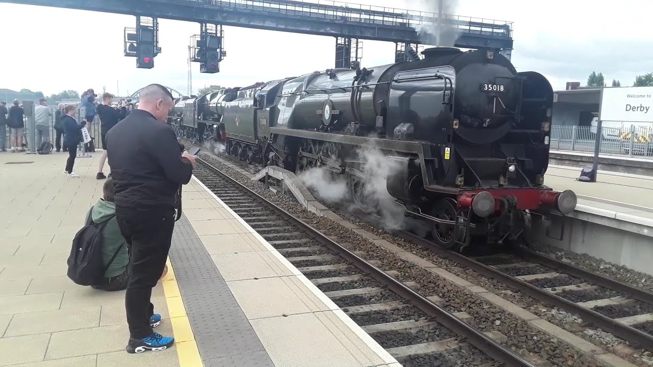 Trains at Derby. MML. 05/08/2025.