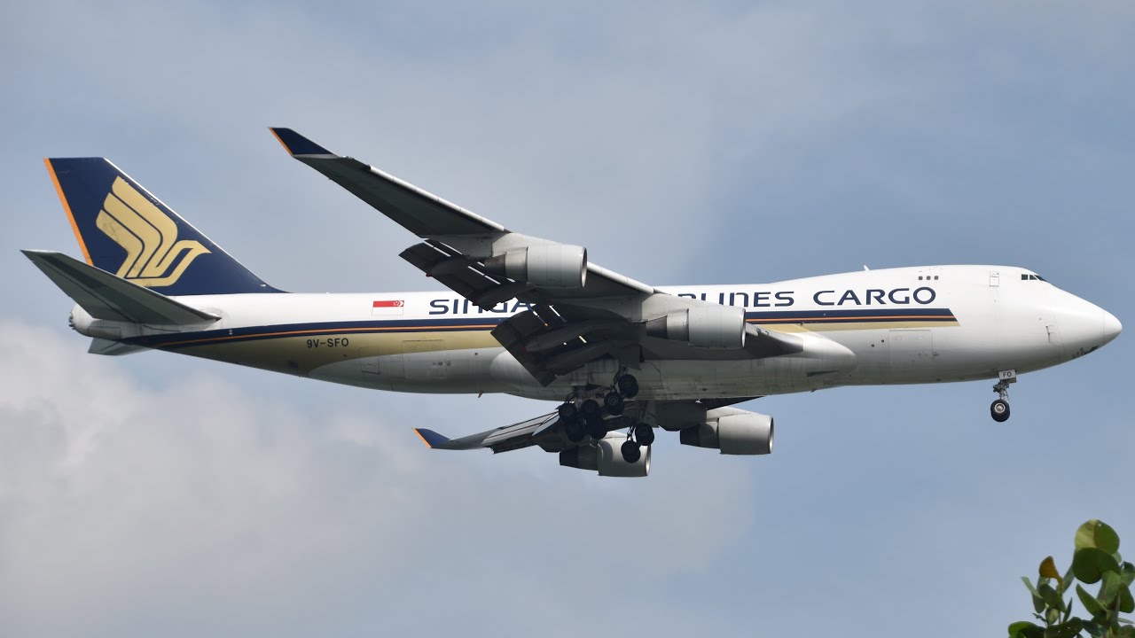 IFS Aviation5888H Productions Real Footage: Boeing B747-400F on Final Approach to Runway 20R