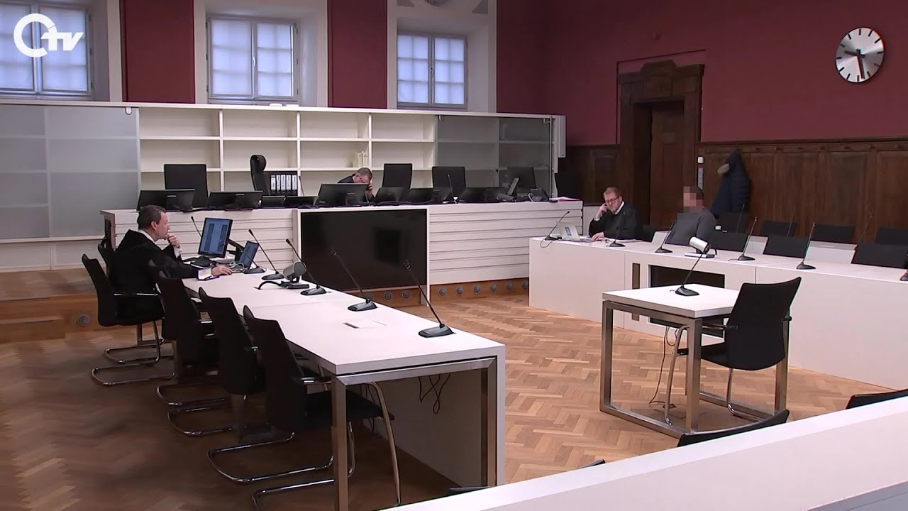 Sexueller Missbrauch Amberg: Polizei-Beamter vor Landgericht