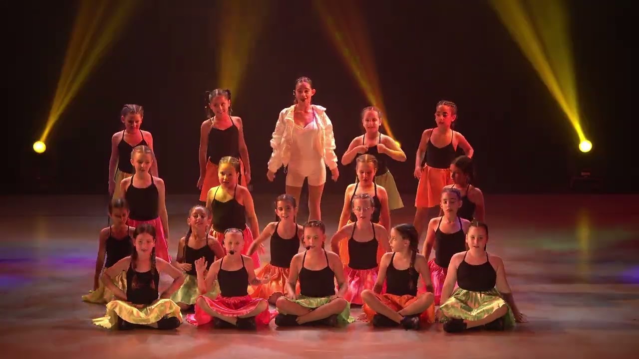 להקת נווה עוז - מופע אבק כוכבים 2025 -  תקציר המופע