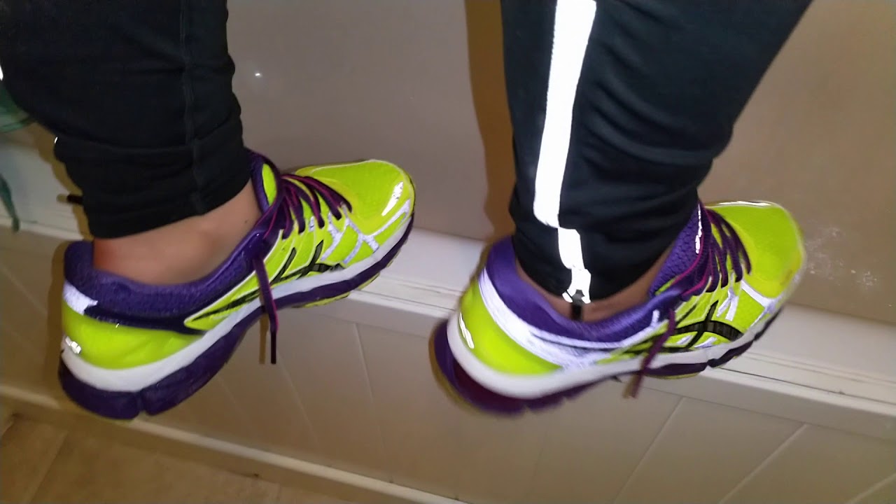 Her after running routine - Asics Gel Kayano 21 - stretching and shower