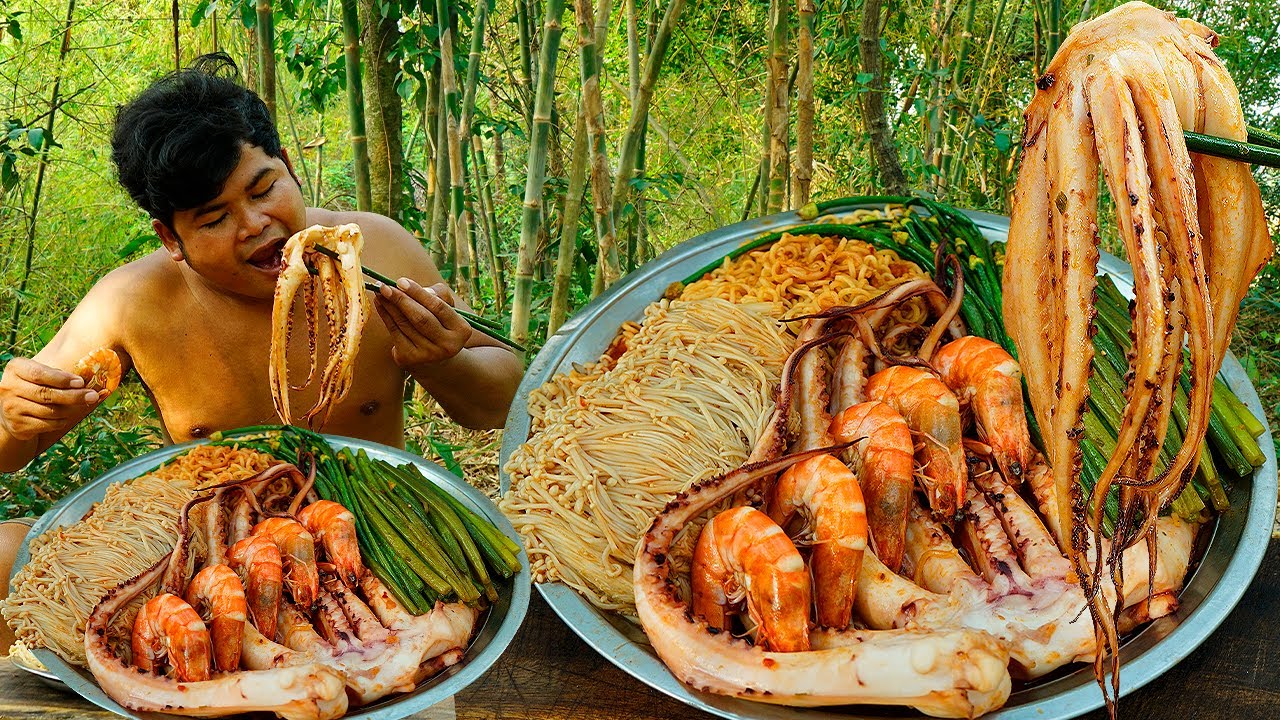 SPICY SQUID MUSHROOM FIRE NOODLE SEAFOOD | Cooking Spicy Noodle Mushroom Seafood Eating So Delicious