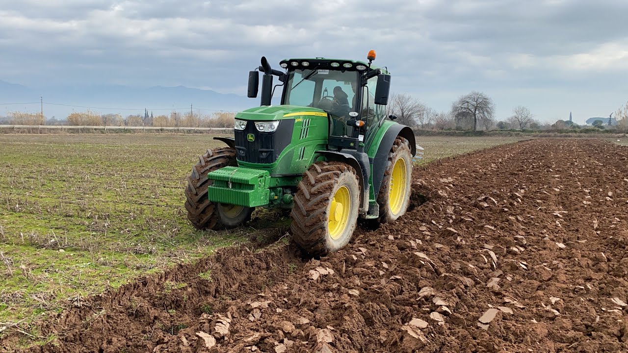 ÇAMUR YAPIŞMAZ KULAKLI PULLUK JOHN DEERE 6215R