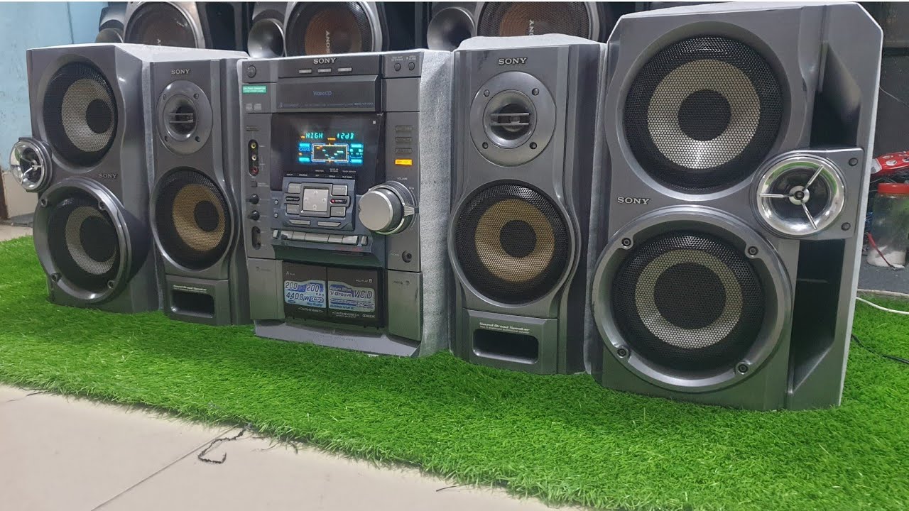 SONY MHC-VX777.   4400 P.M.P.O WATTS.   4400 RMS WATTS. CALL FOR  DETAILS   01674133510