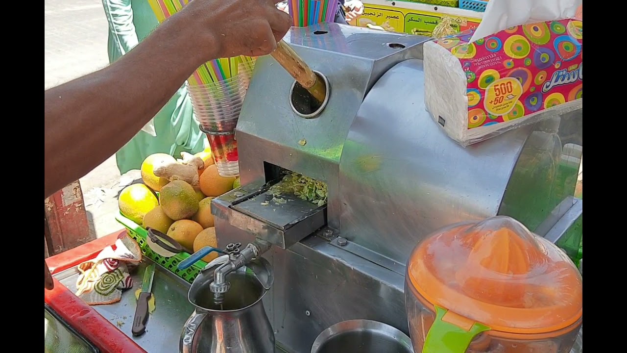 SUGARCANE JUICE WITH GINGER & LEMON |عصير قصب السكر بالليمون والزنجبيل | MOROCCO STREET FOOD