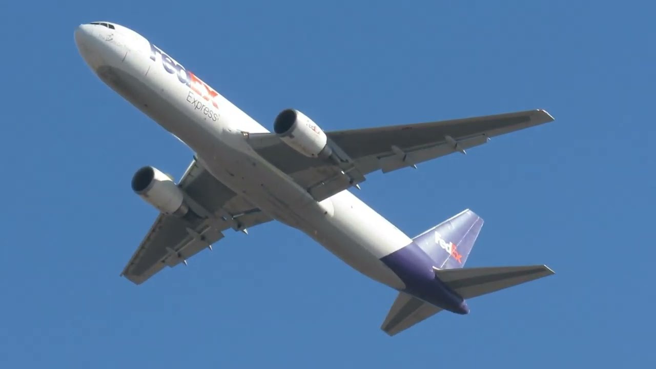 Planespotting | salidas otoñales desde el Aeropuerto Internacional de Santiago (mayo 2025)