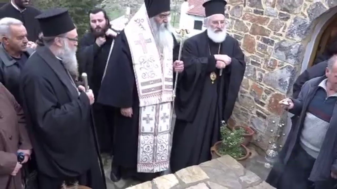 Τρισάγιο προ του Τάφου του Γέροντος Ευμενίου Σαριδάκη στην Εθιά Κρήτης