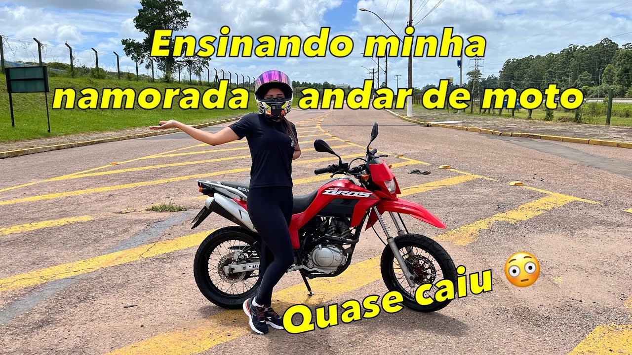 Como ANDAR de MOTO Bros 150 - Ensinando minha namorada andar *quase caiu*
