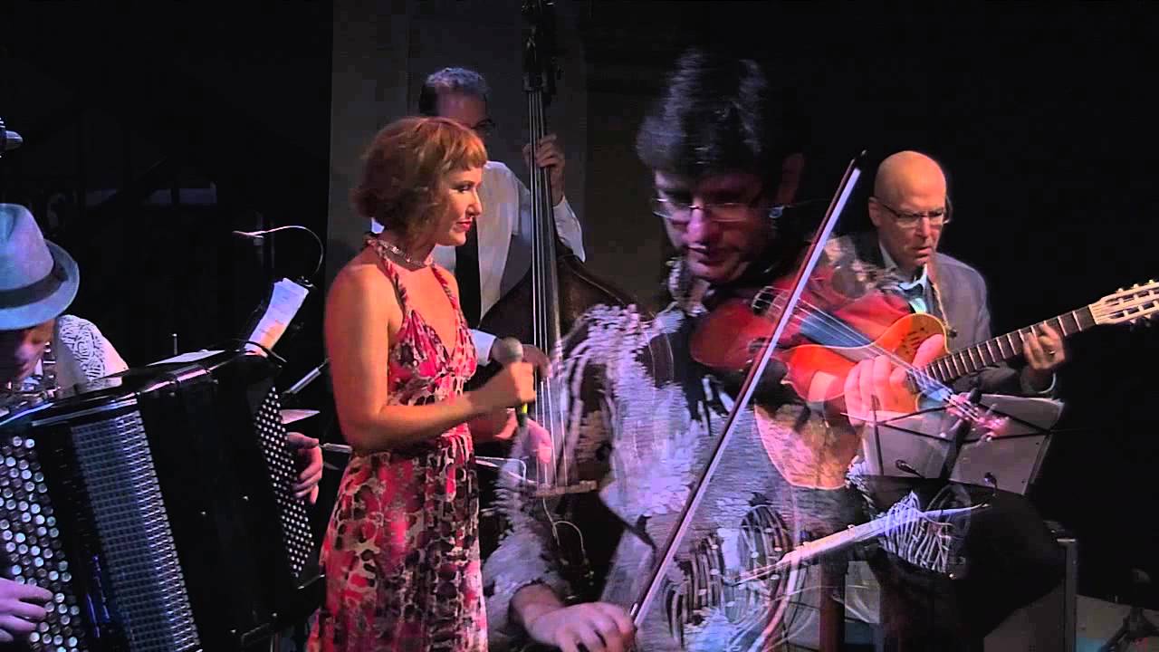 Estoy feliz de mi libertad...by DODO Orchestra. Live in Club Fox Redwood City, CA 2013