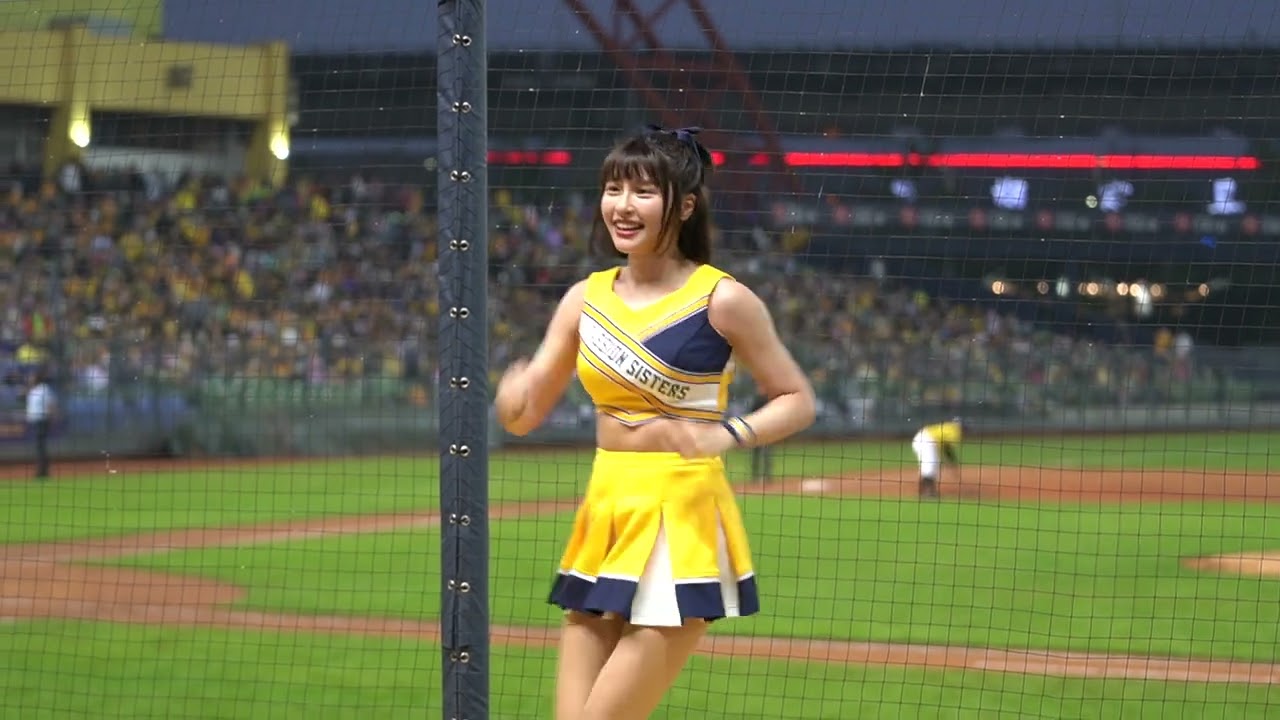 20230401 CPBL 中信兄弟【Passion Sister 峮峮】feat. 我們兄弟