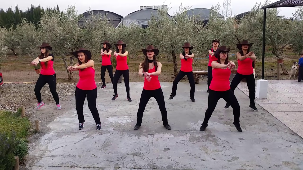 Zumba (caballito de palo) LOKAS POR EL GYM