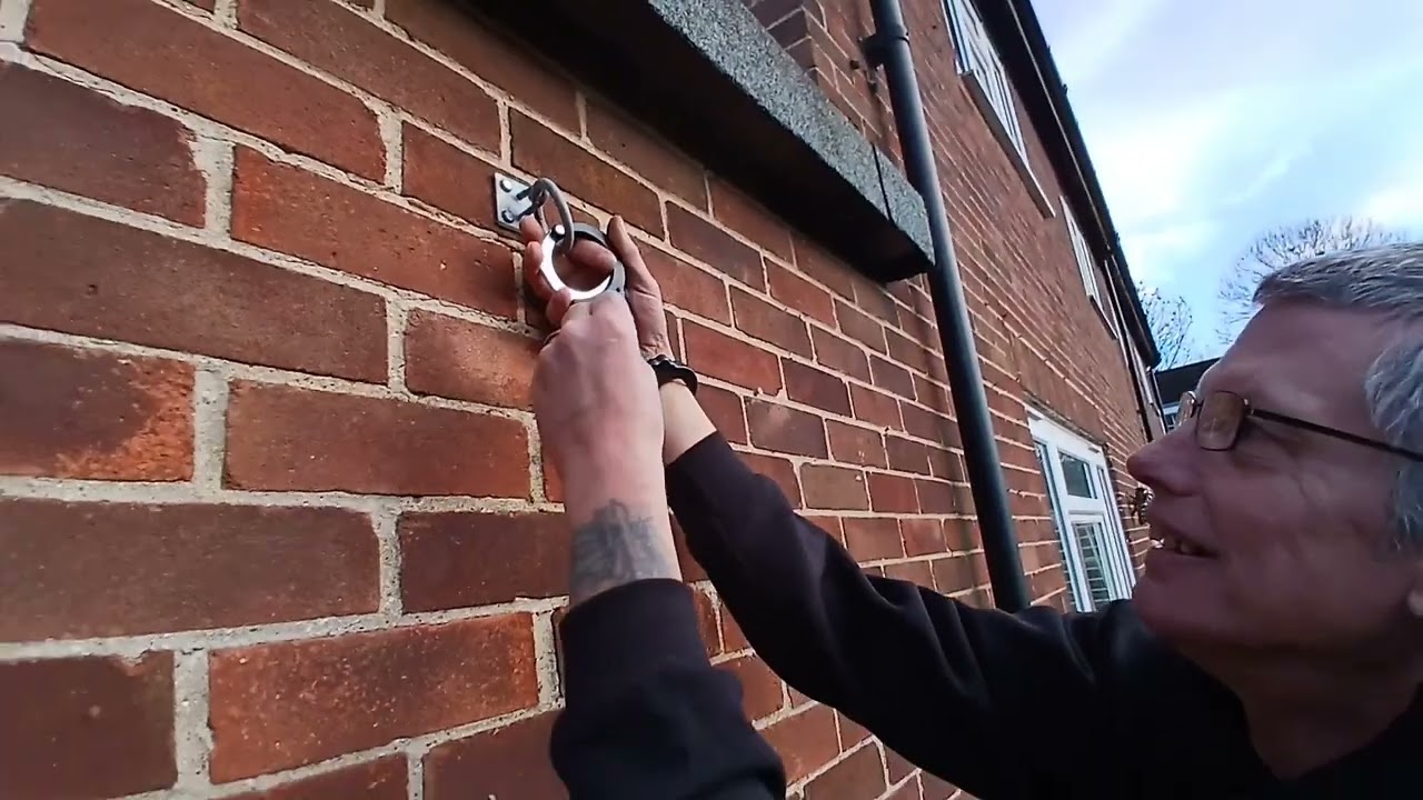 (416) ASP 100 Double Lock wall shacle left hand 