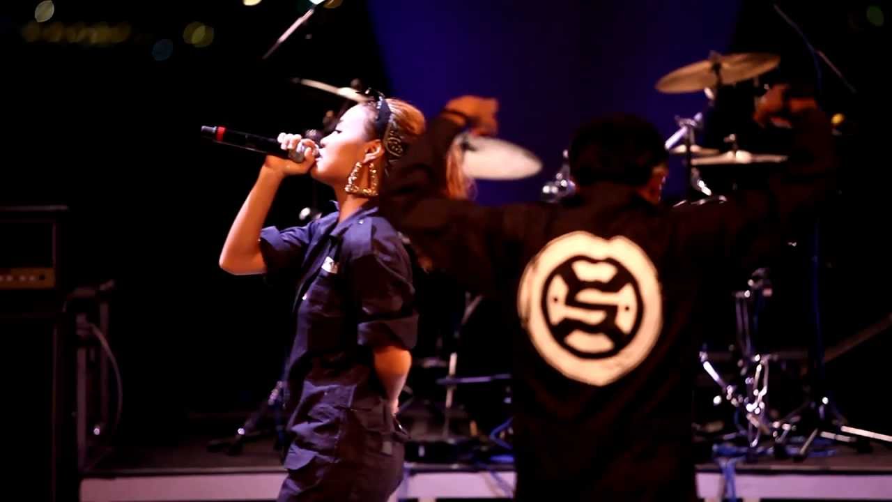 Azrael & Sheeq Luna - Run This Town (RMX) (Live @ Esplanade)