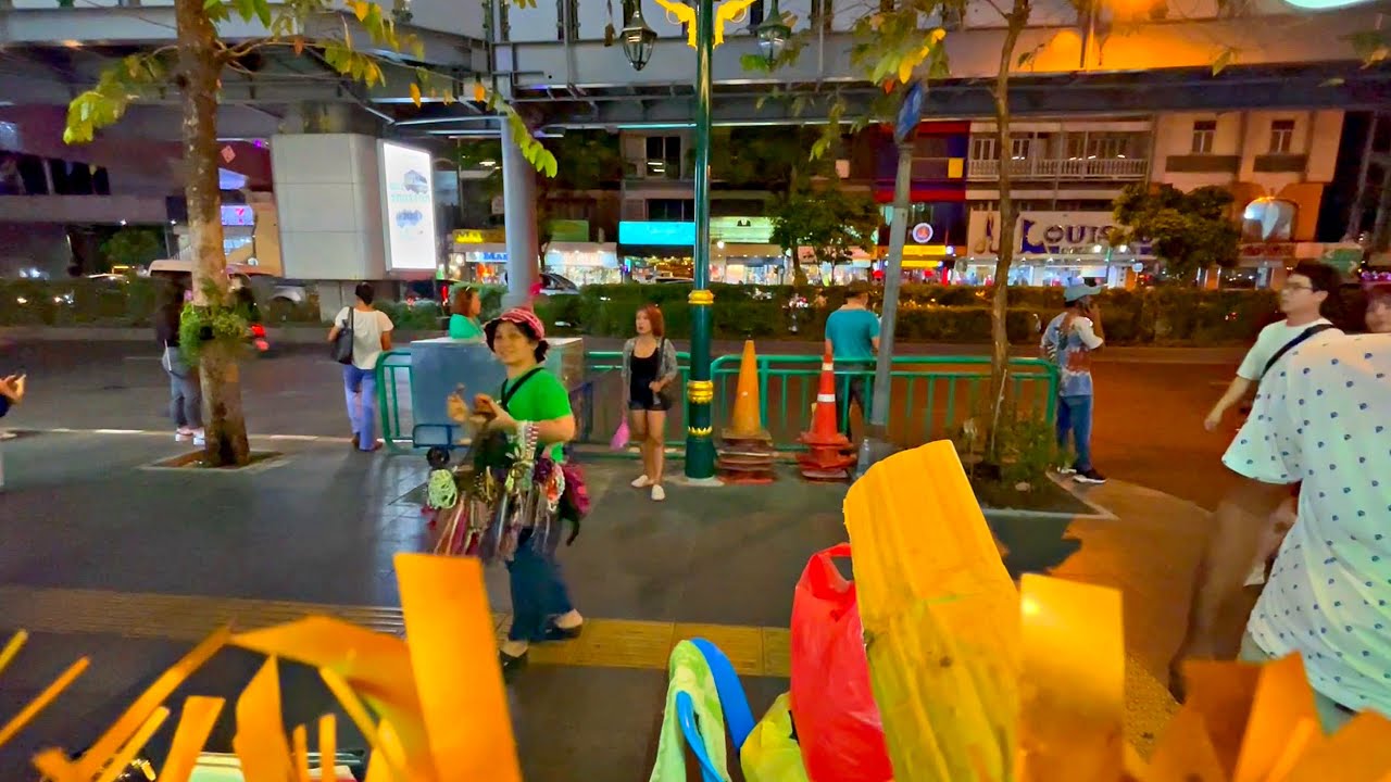 Bangkok December 2024 - Sukhumvit Road - Bangkok 2024 - Walking in Bangkok