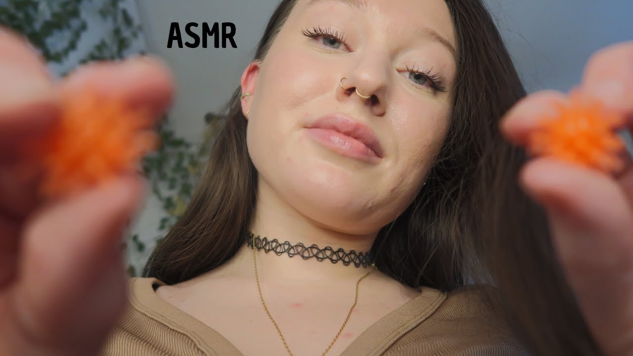 ASMR - Tu es couché 😴 et je fais des sons dans tes oreilles 👂🏻