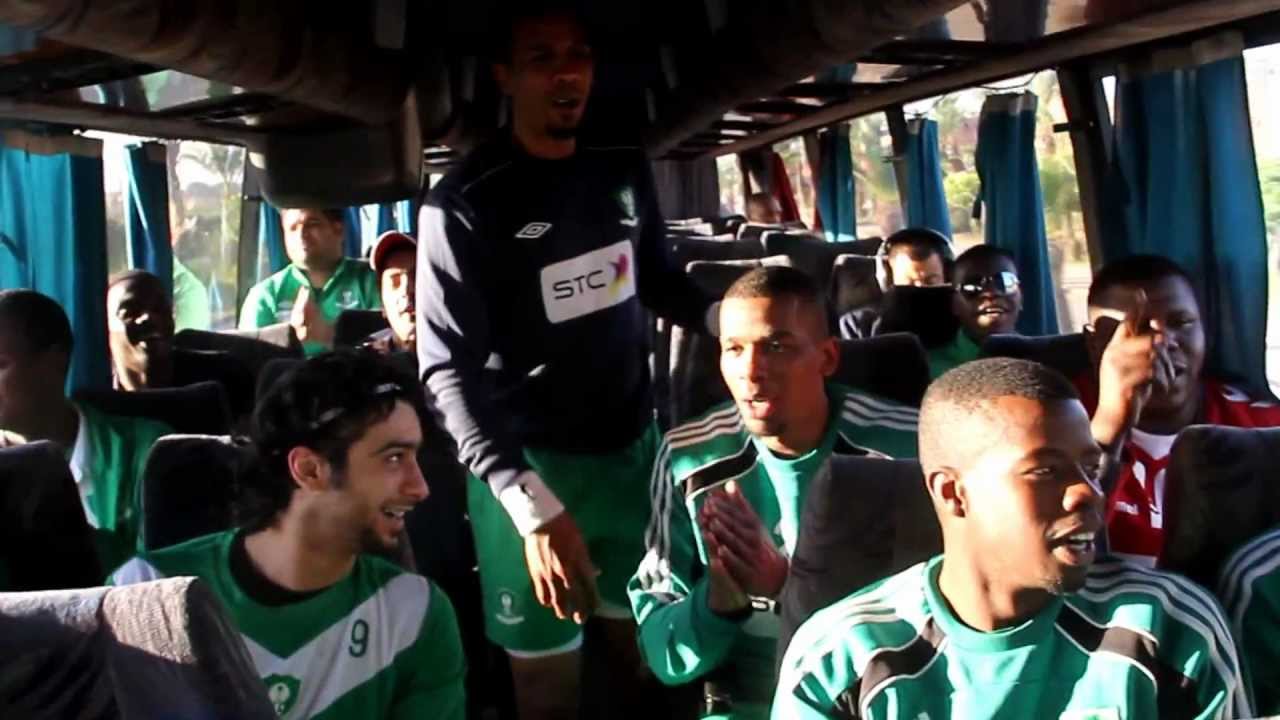 احتفال لاعبي  الاهلي لكرة اليد بالتأهل
