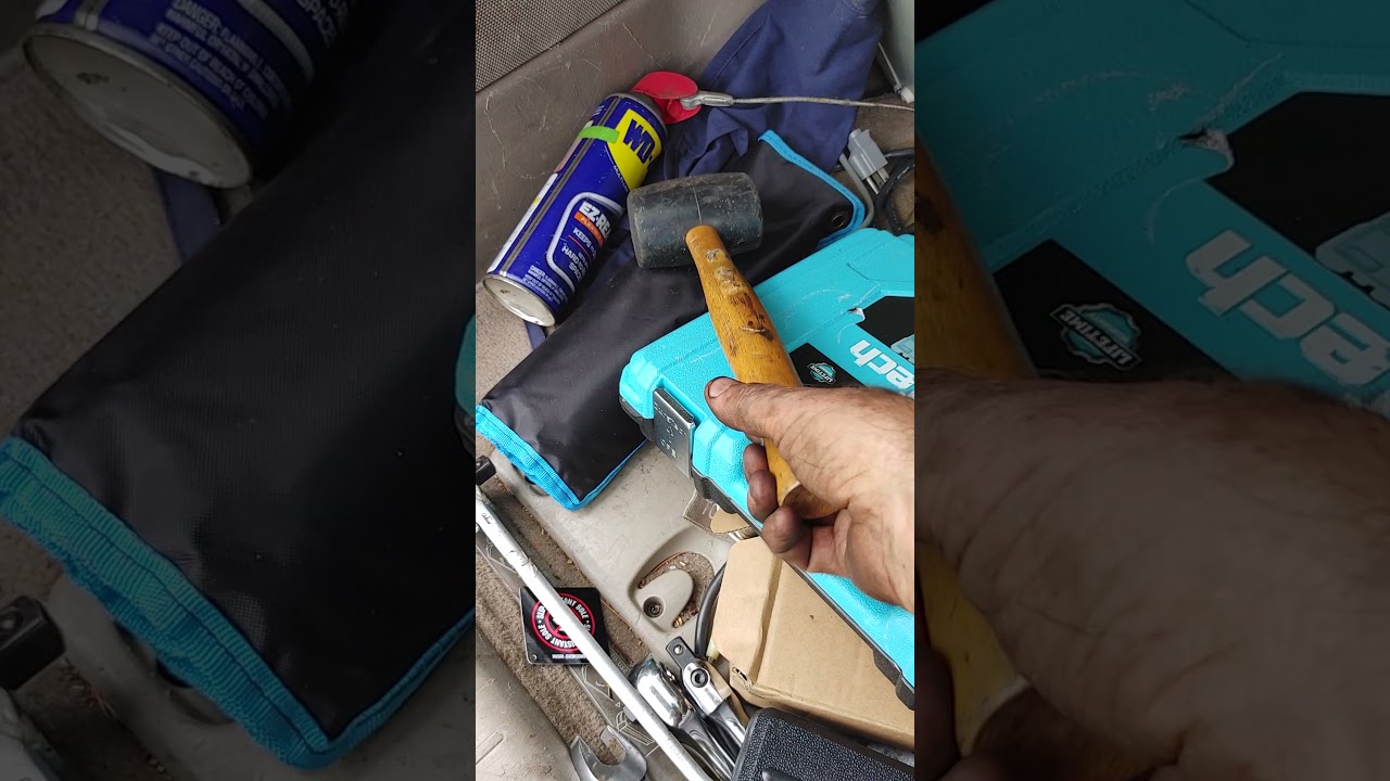 2005 Toyota sienna passenger right strut install