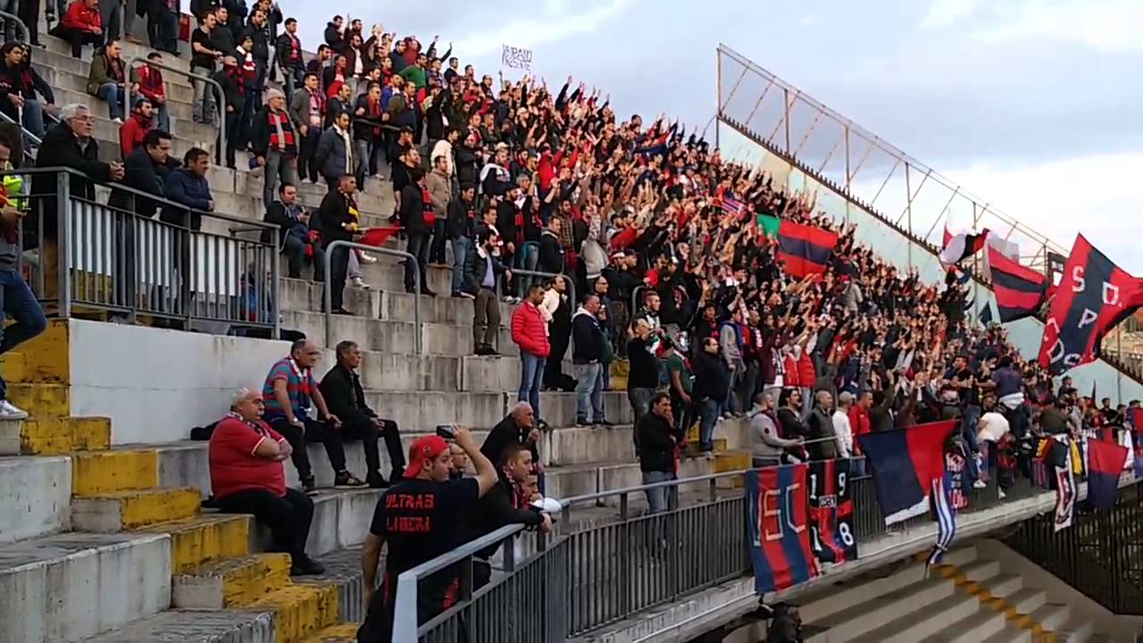 Benevento - Casertana 1-0 Ultras Casertani Settore Ospiti Cori prima parte