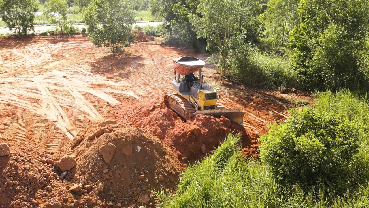 Nice Operators Of Smart KOMATSU D61px Bulldozer With Dump Trucks Delivery Team Work