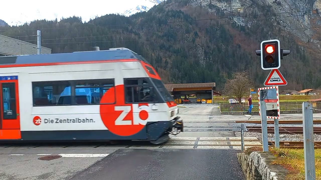 Bahnübergang Innertkirchen (CH) // Swiss Railroad Crossing