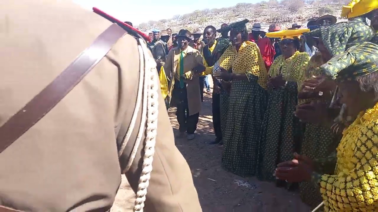 Omuhiva ozombunde kazemo zeri komaendo.