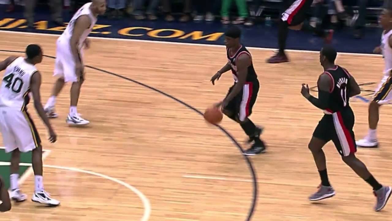 J.J. Hickson destroys Jeremy Evans (Apr 26, 2012)