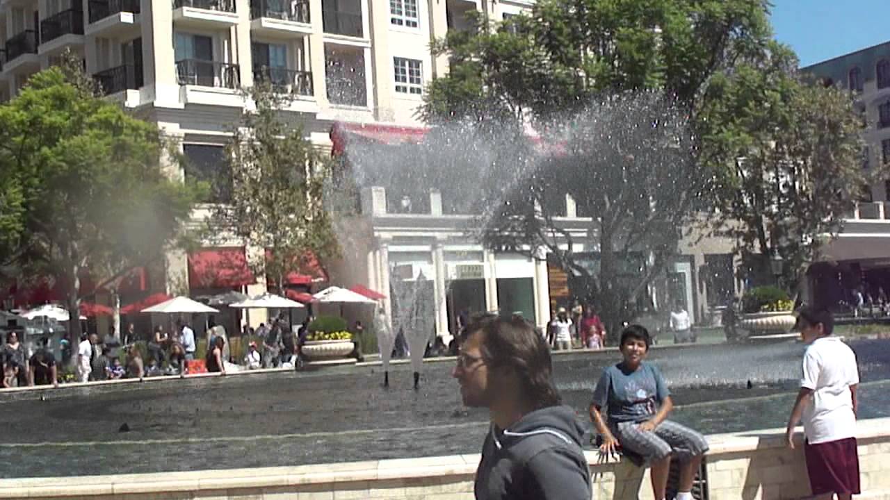 Dancing Fountains(Glendale Galleria)