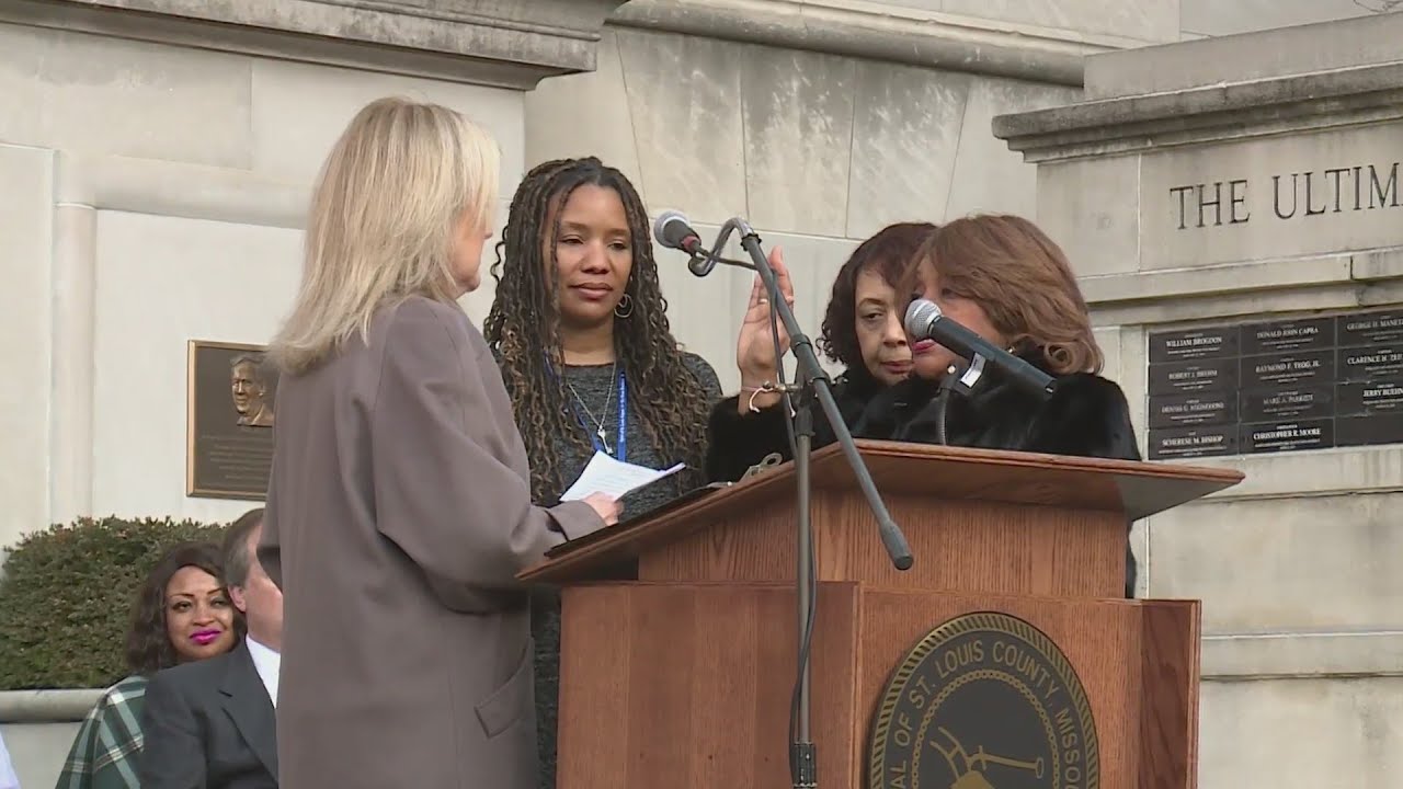 St. Louis County elected leaders take oath of office