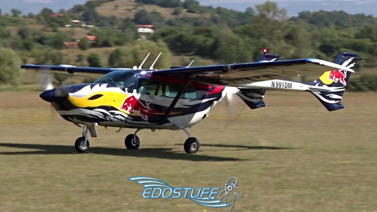 Flying Bulls - Cessna 337D Super Skymaster - Close-up Takeoff from Piket Airfield LDSS Sinj