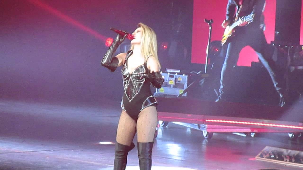 Man, I Feel Like A Woman (Live) - Shania Twain