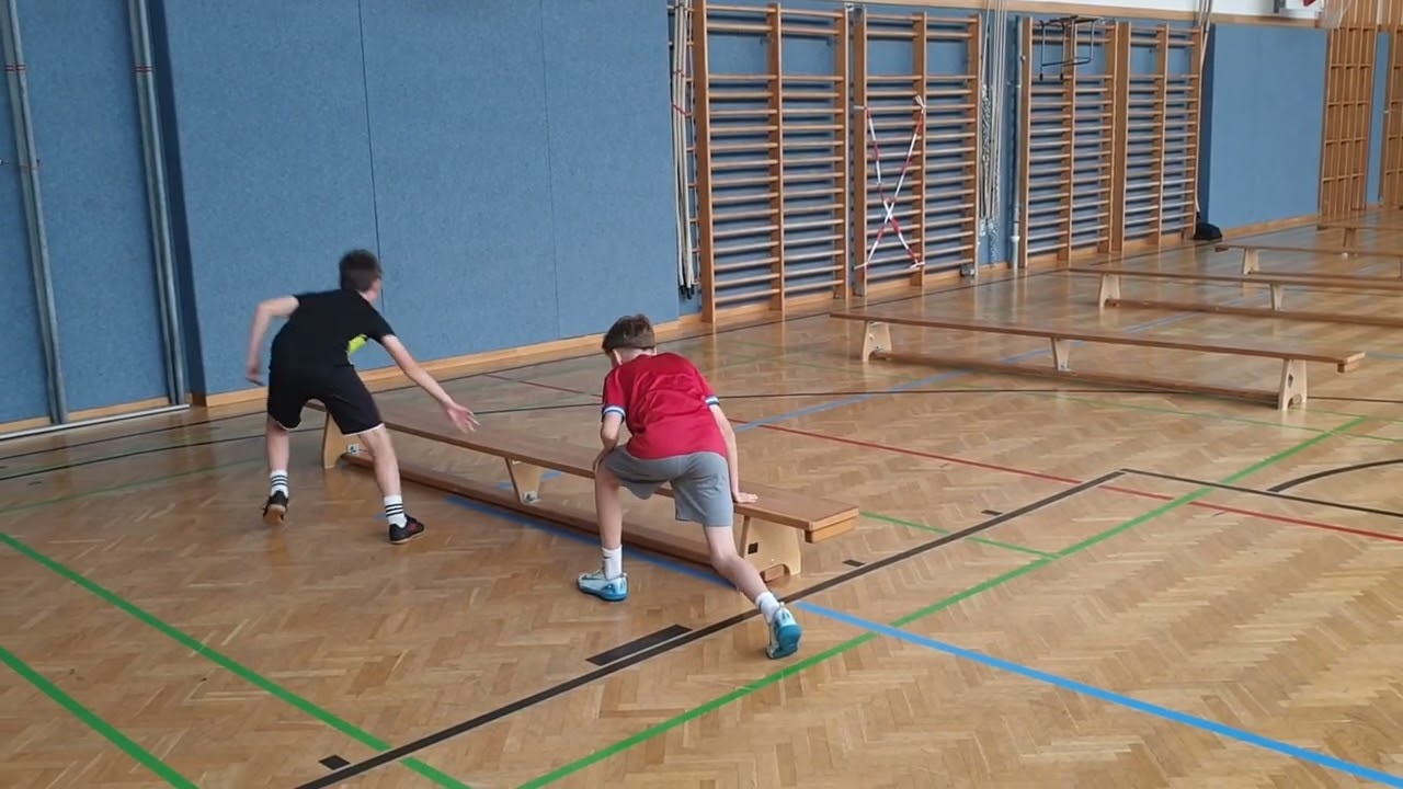 Schnelles Fangspiel mit Turnbänken- Sportunterricht