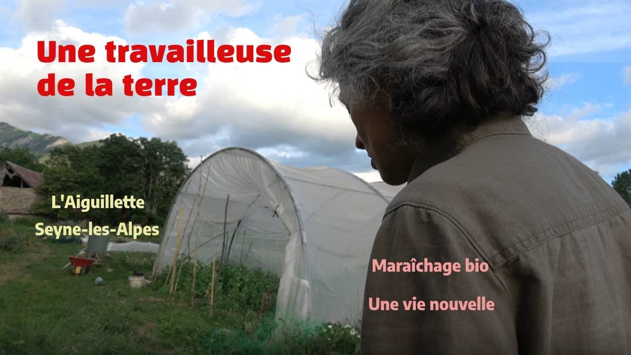 Une travailleuse de la terre à Seyne-les-Alpes.