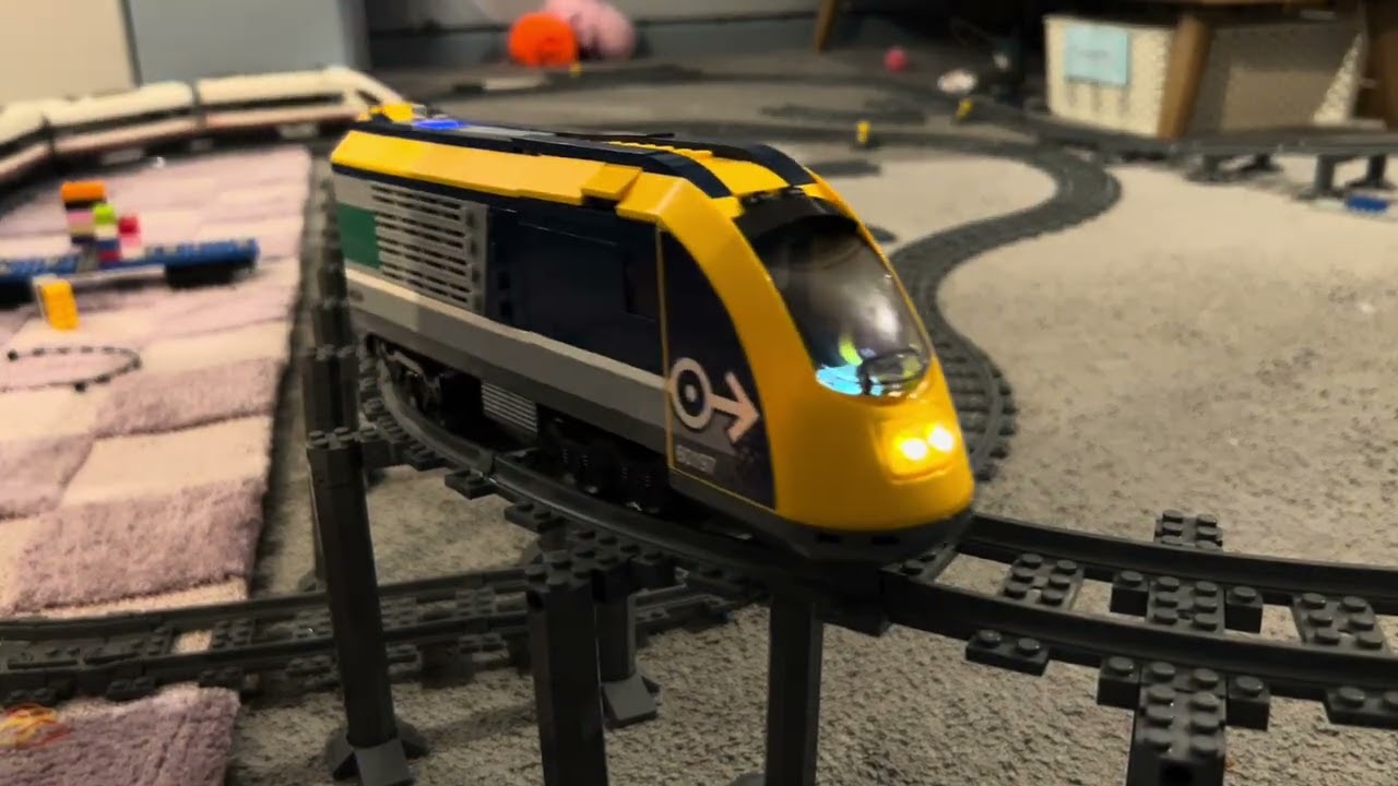 LEGO train track bridge+crossover