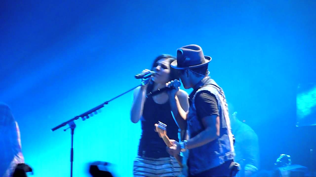 Bruno Mars - It Will Rain @ Hallenstadion, Zurich 13.10.2011