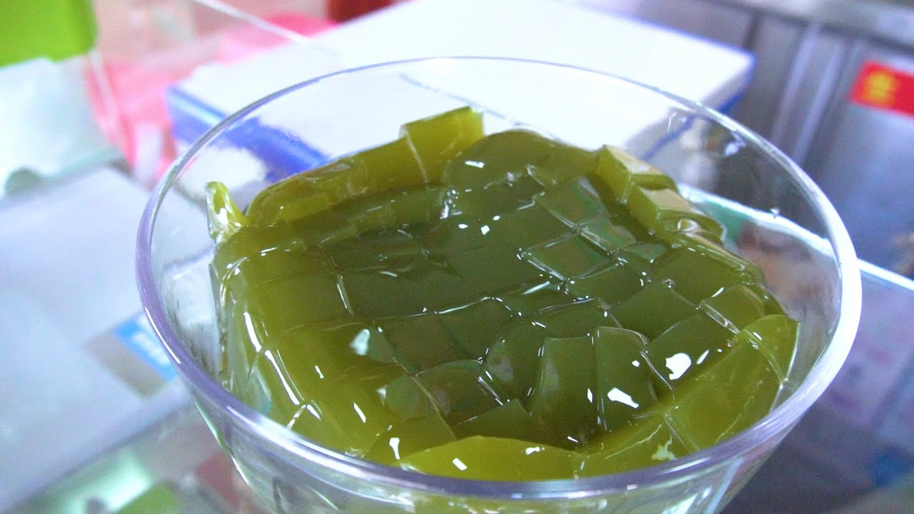 农村奶奶用最原始方法做烧仙草，种800平草地仍不够用，做法罕见