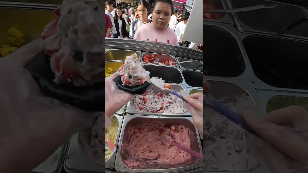 Setting up a stall to sell glutinous rice cakes and earning thousands of yuan per day.的副本