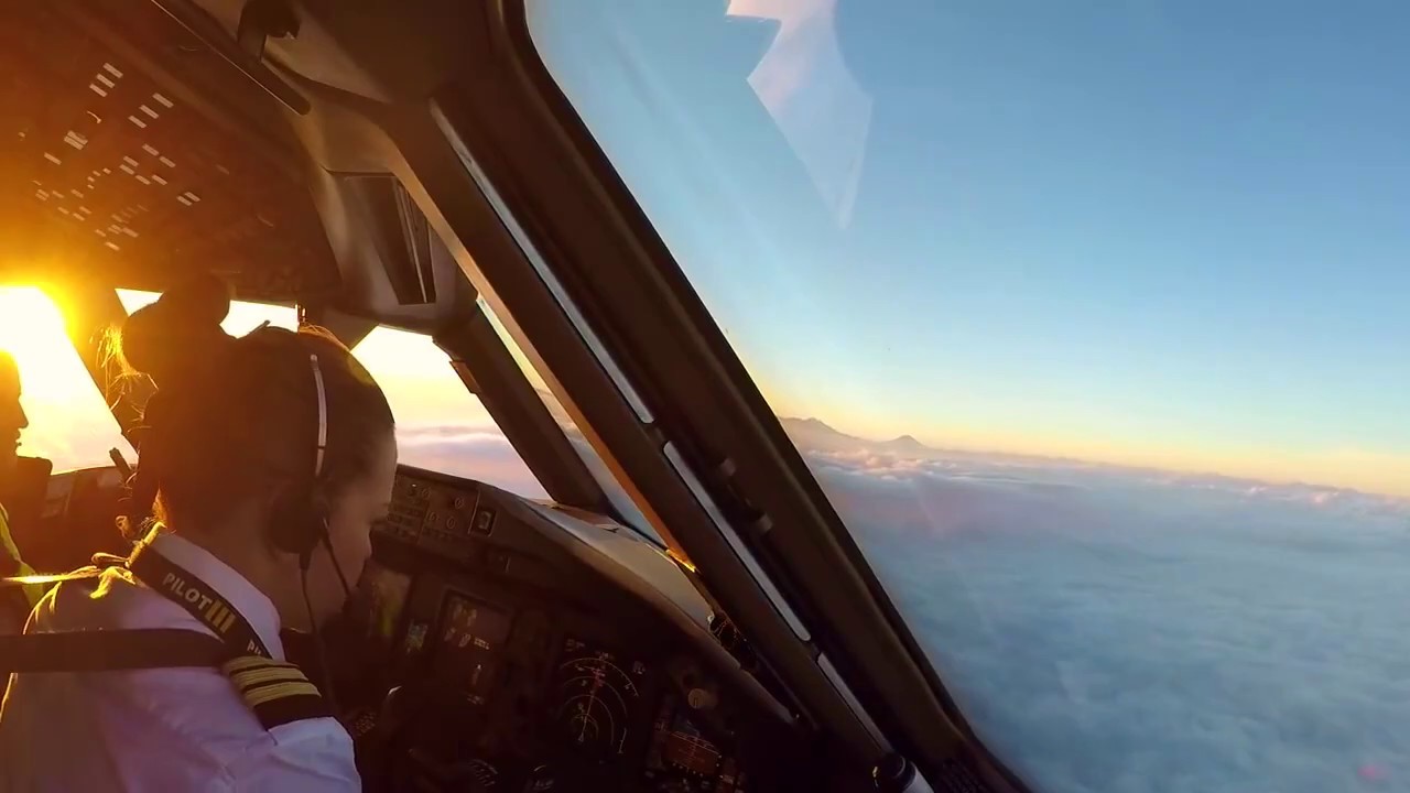 Very Beautiful B777 Sunrise Approach into M&eacute;xico City
