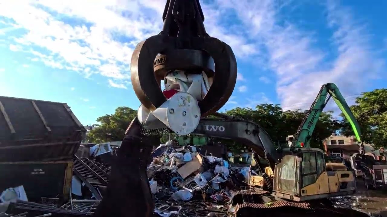 Full trailer of iron straight to the shredder