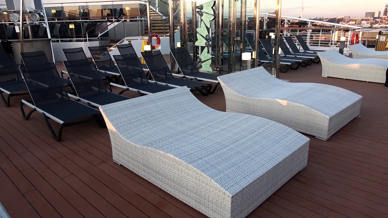 MSC GRANDIOSA SHIP TOUR - HORIZON POOL AND BAR - DECK 16