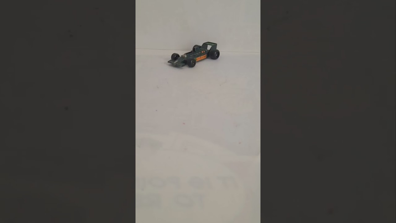 PILEN /LOTUS 80 vs FERRARI  312 T4/ 1:64 APROX / MADE IN SPAIN 