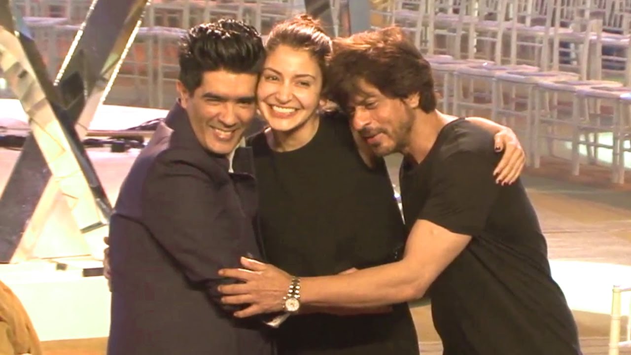 Shahrukh & Anushka's Rare Video Practicing For Manish Malhotra's Fashion Show Mijwan 2017