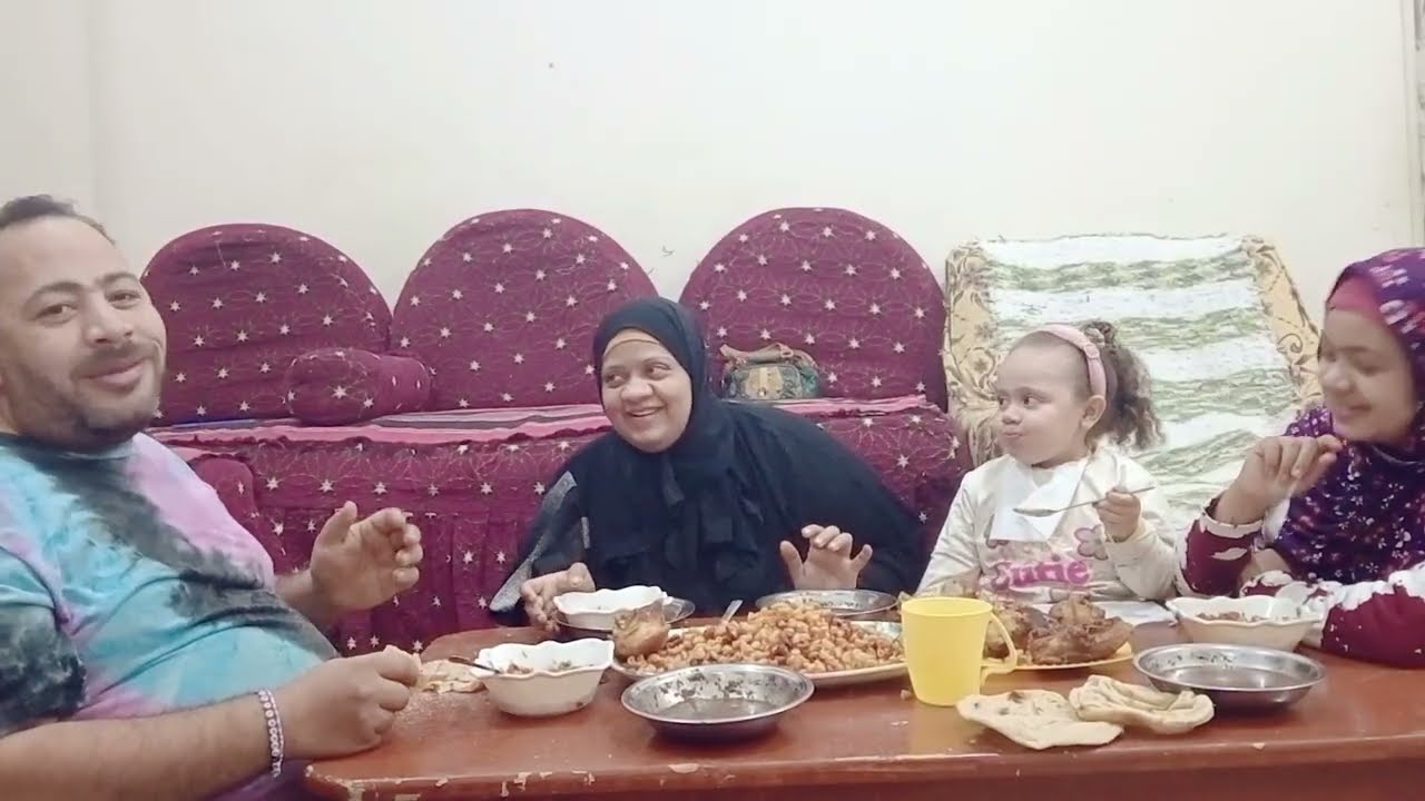 قعدة عائلية بسيطة بس بطعم السعادة 🍽️ مكرونة وملوخية