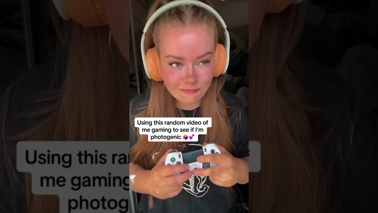 Yes boys, this is what a real gamer girl looks like 🙄🤷&zwj;♀️💕