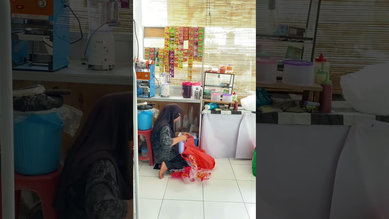 Setiap hari wajib belanja bahan jualan, Alhamdulillah warung ramai terus