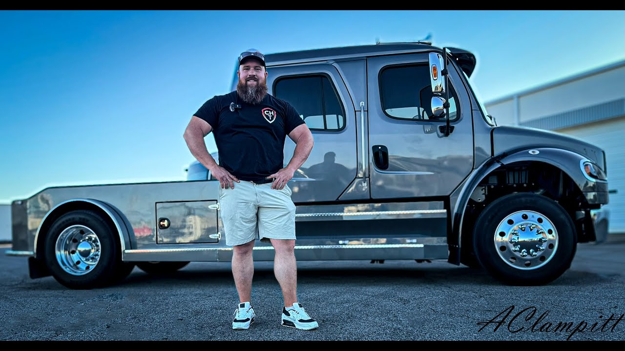 SMOKE CHARCOAL GREY 2023 LAREDO!!!!