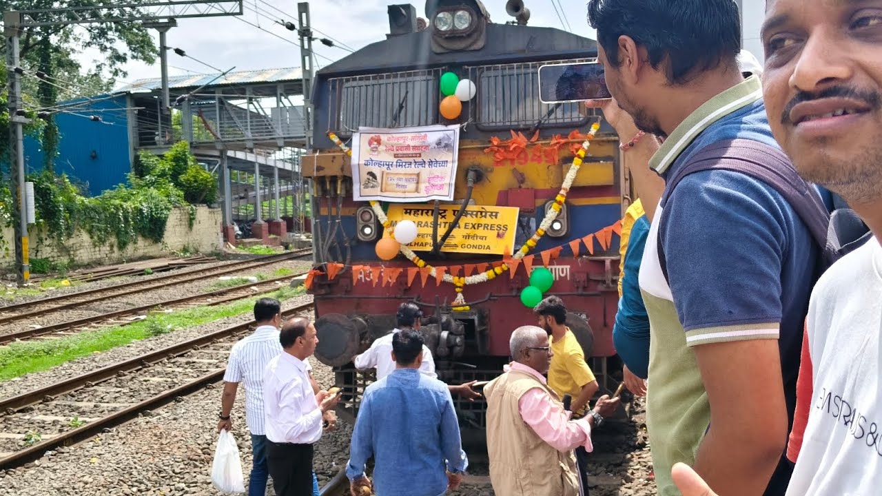 1'st LHB run of 11039 captures at Kolhapur and journey from Kolhapur to Sangli