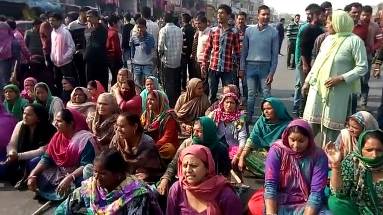 Protestors block highway at Kathua