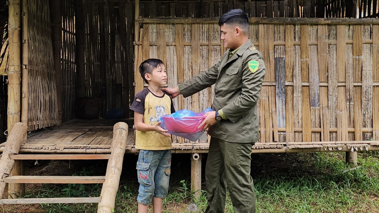 FULL VIDEO 10 days: The kind policeman repaired and renovated the bamboo house for the orphan boy Nù