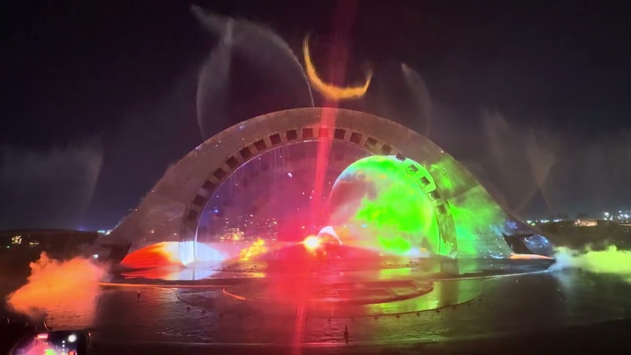 Kiss of the sea show - Part 1 - PhuQuoc 